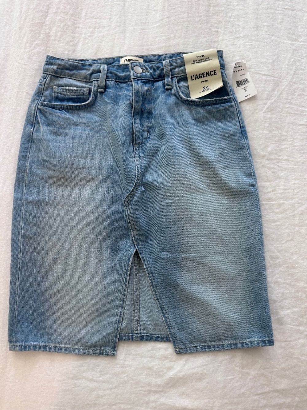 L’AGENCE Tylee Knee Length Skirt in Palisades wash